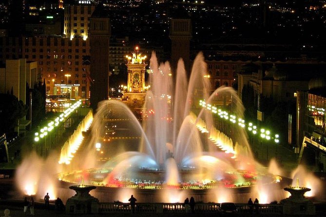 Barcelona Best Views: Old Town, Cable Car and Montjuic Castle - Starting at the Heart of Barcelona: Las Ramblas and the Boqueria Market