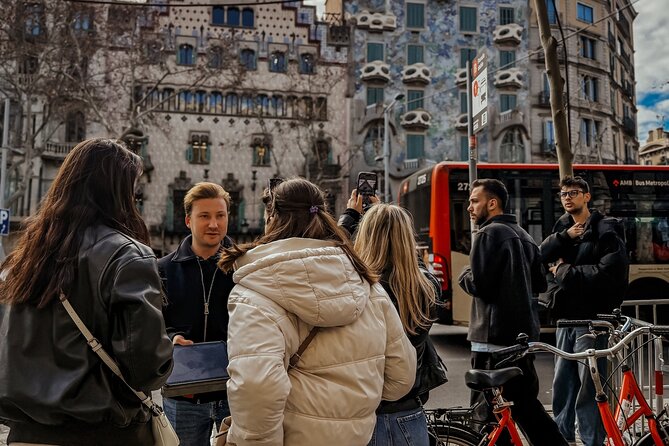 Barcelona: Bike or eBike Tour, Top Sights & Local Insights - Authentic Food and Drinks Included