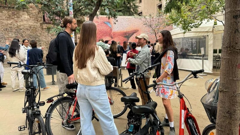 Barcelona: Bike or eBike Tour, Top Sights & Local Insights - Exploring the Vibrant El Born Neighborhood