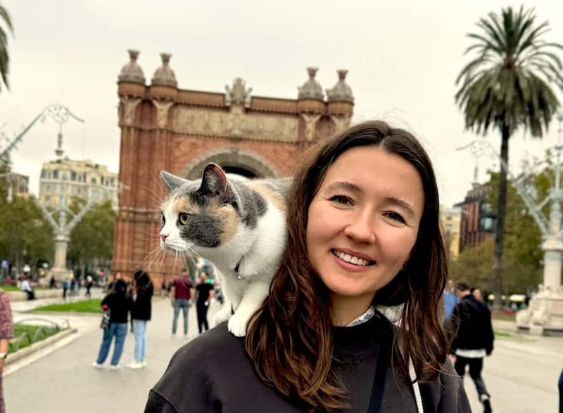 Barcelona: Bike or eBike Tour, Top Sights & Local Insights - Small Group and Guide Expertise