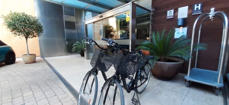 Barcelona: Bike Rental with Delivery and Pickup - Comparing This Tour to Other Bicycle Experiences in Barcelona