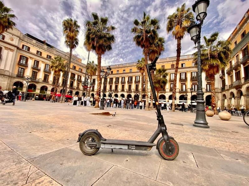 Barcelona: Bike Rental with Map & Local Recommendations - Panoramic Views from Montjuic Hill