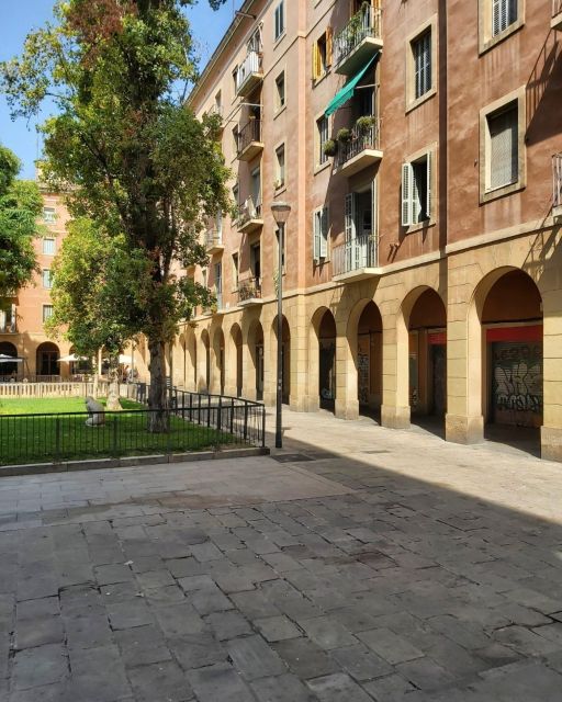 Barcelona: Bike Tour for Families - Exploring the Gothic Quarter and Roman Architecture