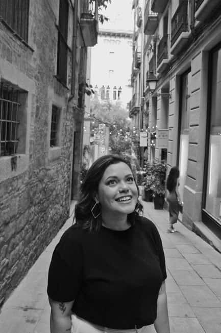 Barcelona: Black & White Cinematic Photoshoot - The Artistic Style and Editing Process