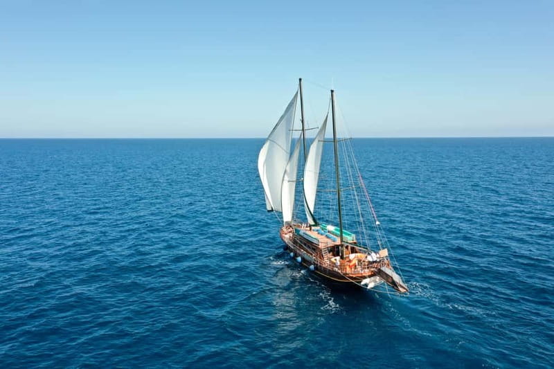 Barcelona: Boat and Supercar Driving Experience - Barcelona’s Unique Combination of Land and Sea Adventures