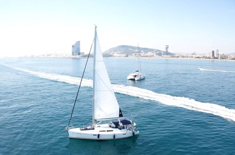 Barcelona: Boat trip with cava in amazing sailboat - Play Your Own Music and Relax in Comfort