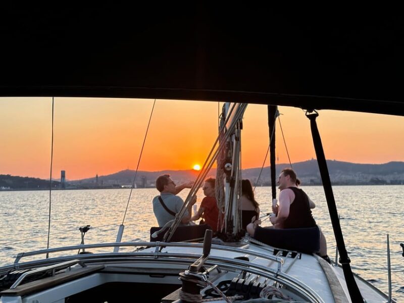 Barcelona: Boat Trip with Champagne - Starting at the Barcelona Harbor and Meeting Your Captain