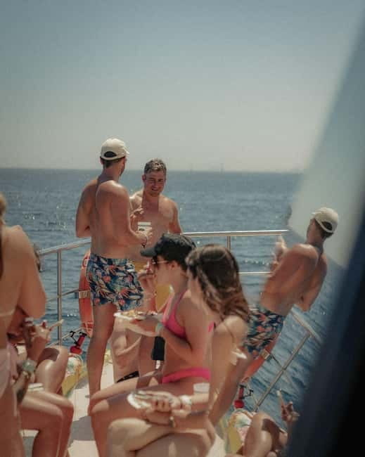 Barcelona: Brunch Boat Party with Drinks and DJ - Scenic Views of Barcelona’s Coastline and Sunshine