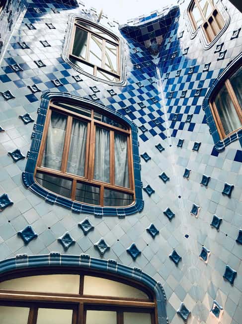Barcelona: Casa Batlló Early Access Guided Tour - The Guide’s Expertise and Tour Dynamics
