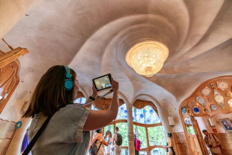 Barcelona: Casa Batlló Entry with Self-Audioguide Tour - Entry Includes an Interactive Audioguide in 15 Languages