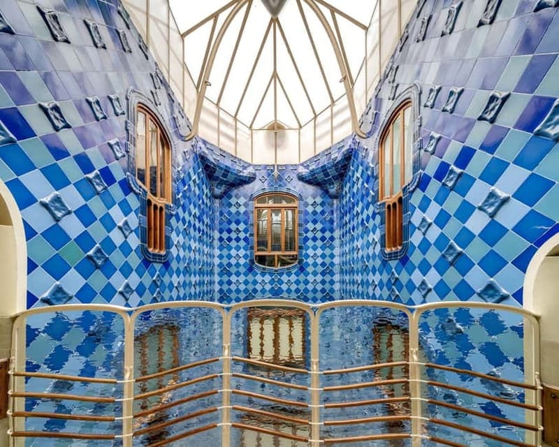 Barcelona: Casa Batlló Tour and Optional White Rabbit Museum - Unique Details of the Rooftop and Chimneys