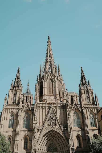 Barcelona: Cathedral of Barcelona Guided Tour - Discover the Barcelona Cathedral in a Focused Guided Tour