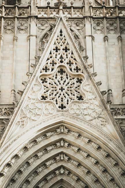 Barcelona: Cathedral of Barcelona Guided Tour - Key Points