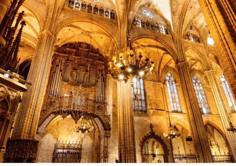 Barcelona Cathedral: Ticket, Guided Tour and VR Experience - Virtual Reality: Explore Off-Limits Spaces and Hidden Secrets