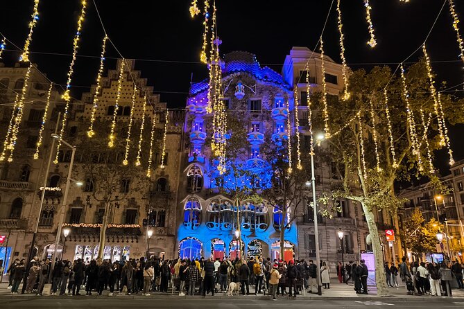 Barcelona Christmas Walking Tour - The Tour Begins at Plaça de Sant Jaume: The Heart of the City’s Christmas Celebrations