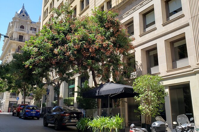 Barcelona City Highlights Bike Tour with E-Bike Option - Starting Point at Orange Fox Bikes in Barcelona’s Old Town