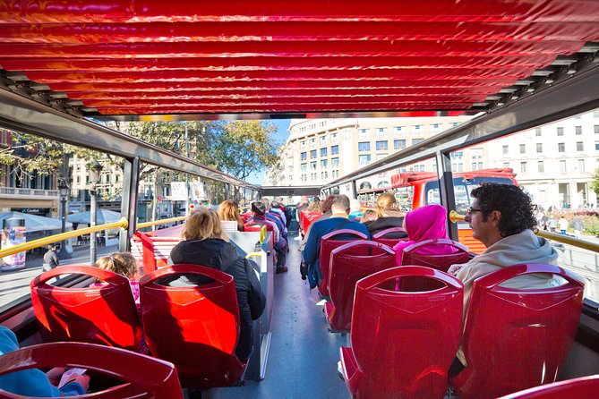 Barcelona City Tour Hop-On Hop-Off and Aquarium - Accessibility and Additional Facilities