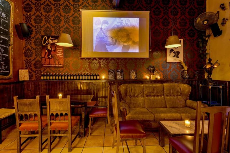 Barcelona: Cocktail Making Class with Tapas - Crafting 4 Classic Cocktails with a Skilled Mixologist