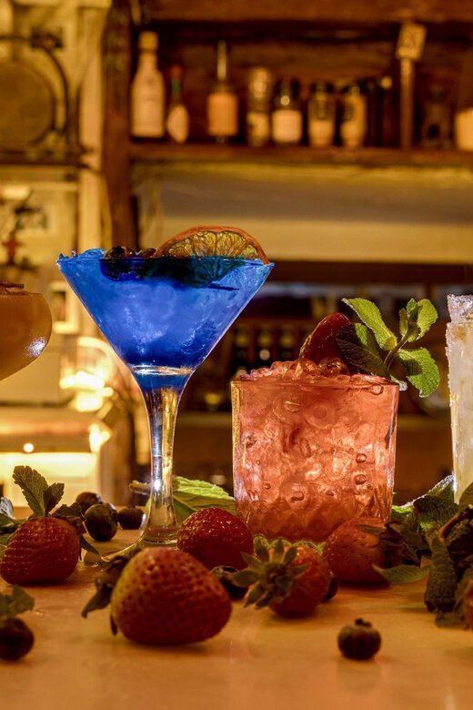 Barcelona: Cocktail Making Class with Tapas - Comparing This Tour to Similar Experiences in Barcelona