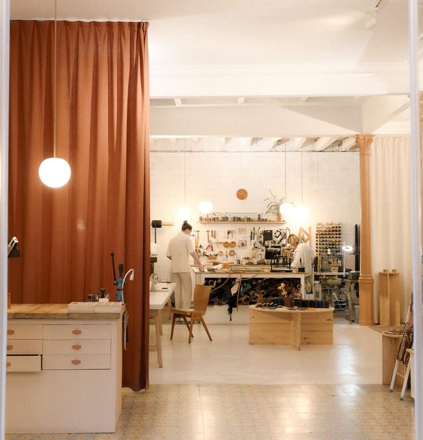 Barcelona: Craft your own leather bag, Hands-On workshop - The Benefits of Personal Leather Crafting in Barcelona