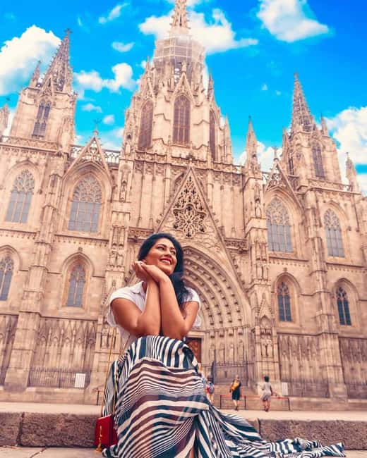 Barcelona: Creative Photo Tour of the City's Artistic Corners - From the Old Town to the Artistic Corners of Barcelona