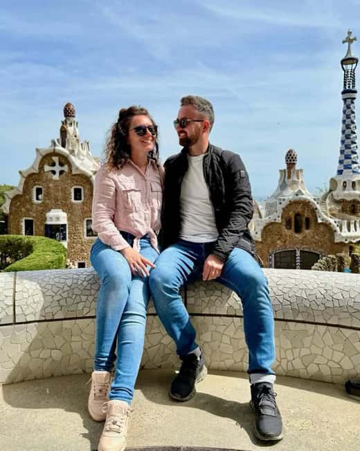 Barcelona: Creative Photo Tour of the City's Artistic Corners - Booking Flexibility and Cancellation Policy