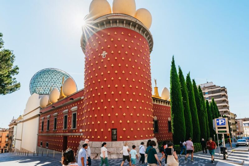 Barcelona: Dali Museum, House and Cadaques Guided Tour - Summer Tour: Pubol Castle and Galas Residence
