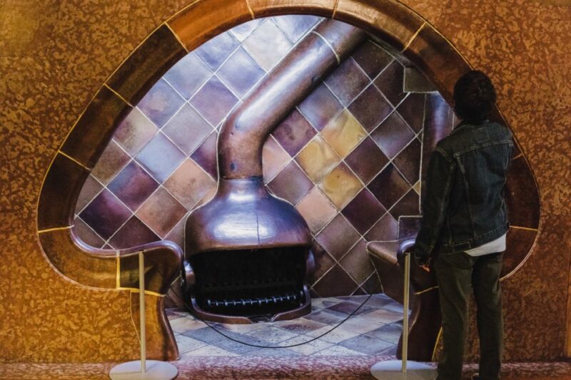 Barcelona: Discover Gaudí, Sagrada Familia, and Park Güell - Key Points