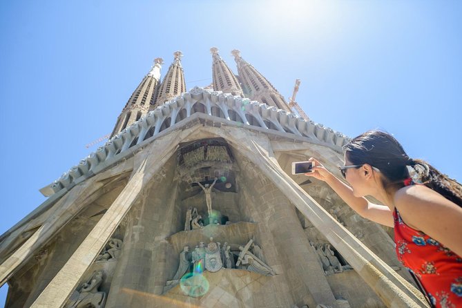 Barcelona e-Bike Gaudí Highlights or Bohemian Neighborhoods Small Group Tour - Marveling at Gaudí’s Masterpieces: Sagrada Familia, Casa Mila, and Casa Batlló
