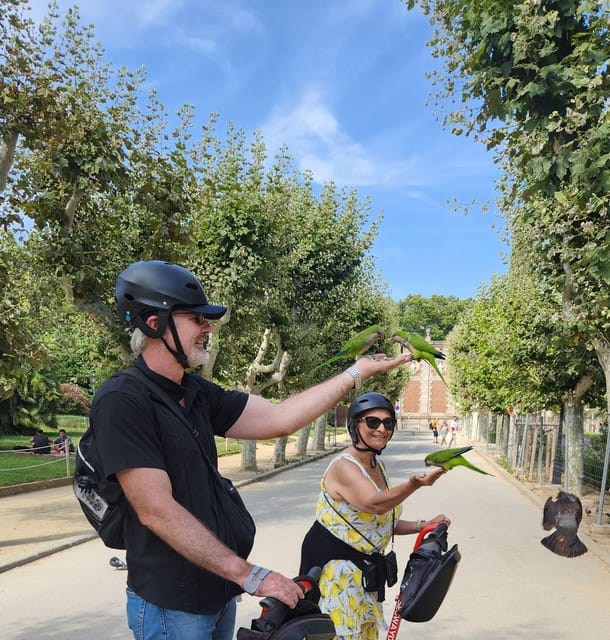 Barcelona: e-scooter and Bike tour - Key Points