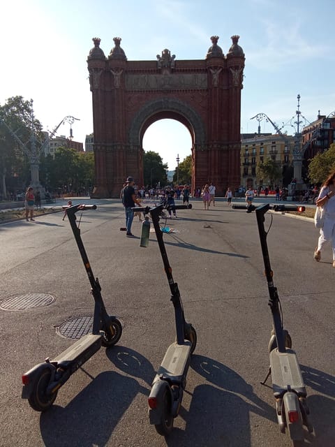 Barcelona: e-scooter and Bike tour - Exploring the Best Views from Montjuic