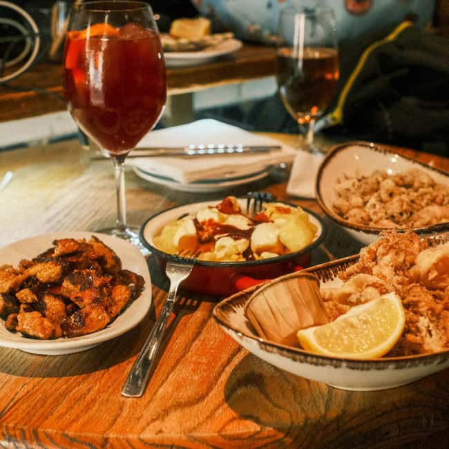 Barcelona: El Born Tapas Tour and Sailing Cruise - Discover Barcelona’s Flavors and Sea Views in One Day