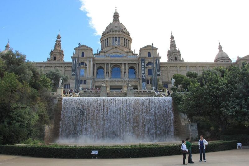 Barcelona: electric bike tour to Montjuic + relaxing sailboat ride - Exploring Barcelona with an Electric Bike and Sailboat Experience