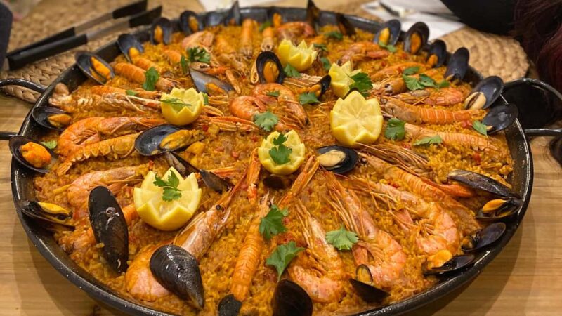 Barcelona Evening Cooking Class: 5-Course, 3 Paellas & Cava - Key Points