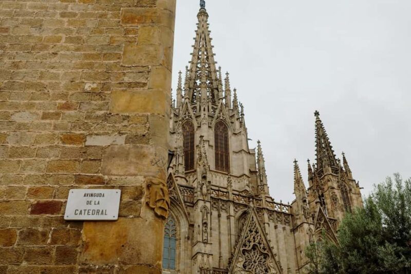 Barcelona: Experience the City's Heart on a Walking Tour - Key Points