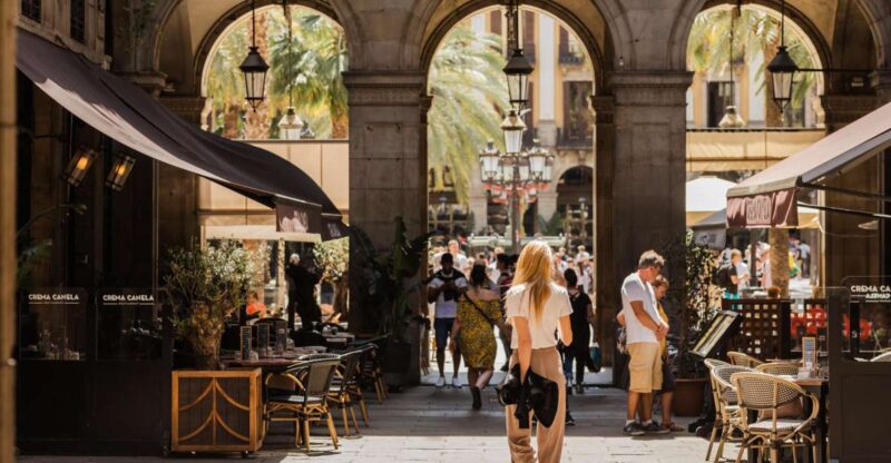Barcelona: Explore the Gothic Quarter with a Local - Insider Tips and Recommendations for Your Stay