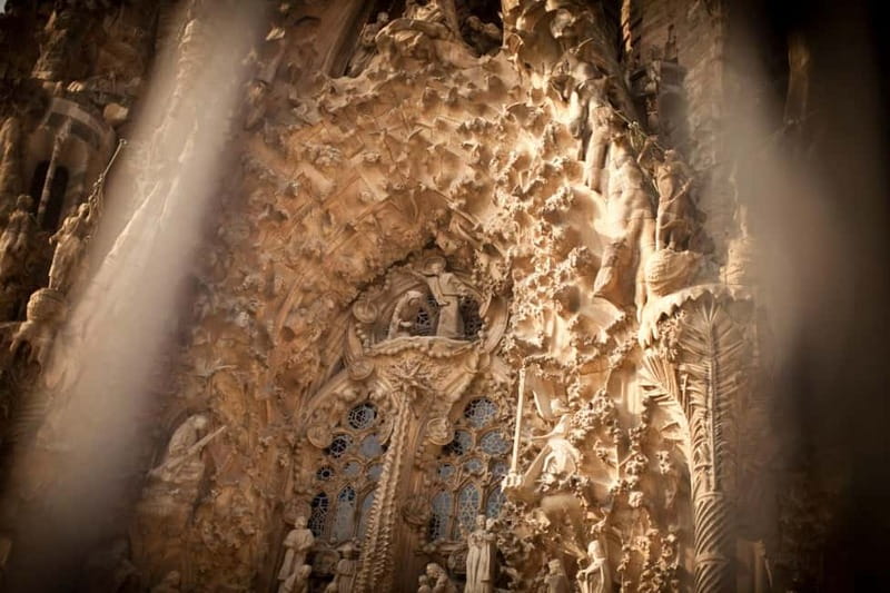 Barcelona: Family Friendly Tour of Sagrada Familia - Suitability and Ideal Audience