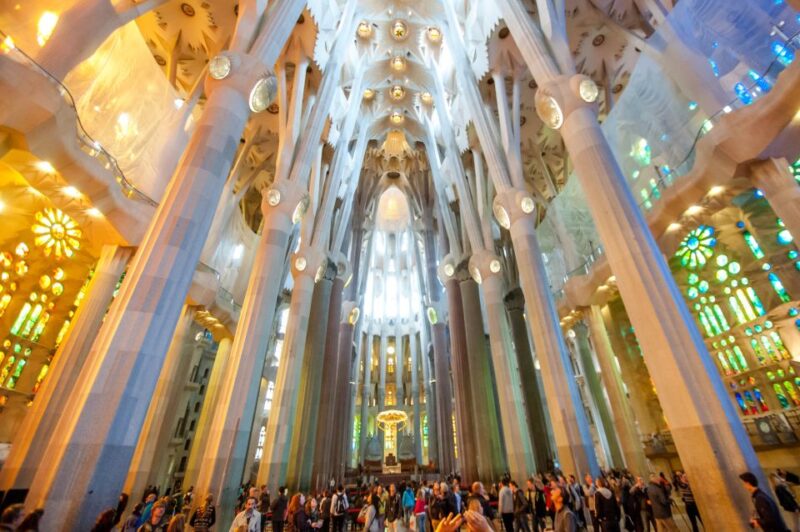 Barcelona: Fast-Track Sagrada Familia and Towers Guided Tour - The Tour Starts at the Julià Travel Office in Carrer Sardenya 311