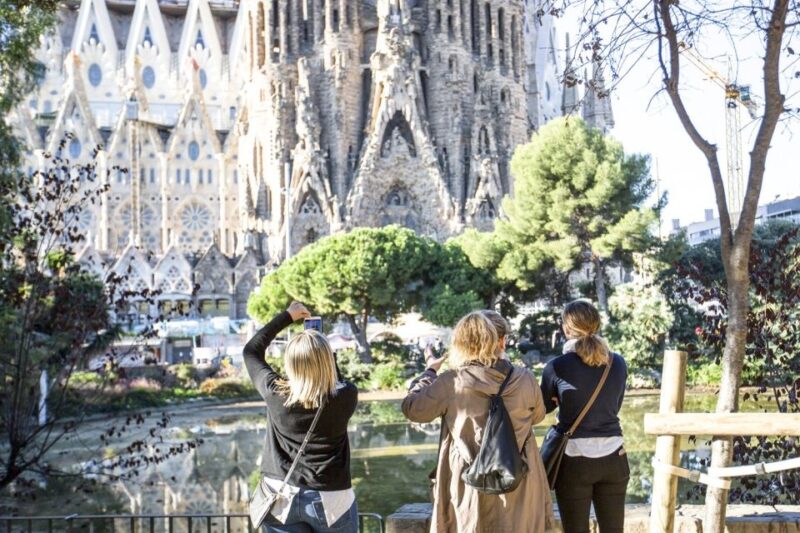 Barcelona: Fast-Track Sagrada Familia and Towers Guided Tour - Value for Money and Tour Flexibility