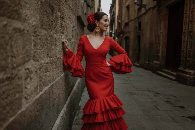 Barcelona: Flamenco Dress Photo walk in Gothic Quarter - Exploring the Pont del Bisbe and Plaça del Rei