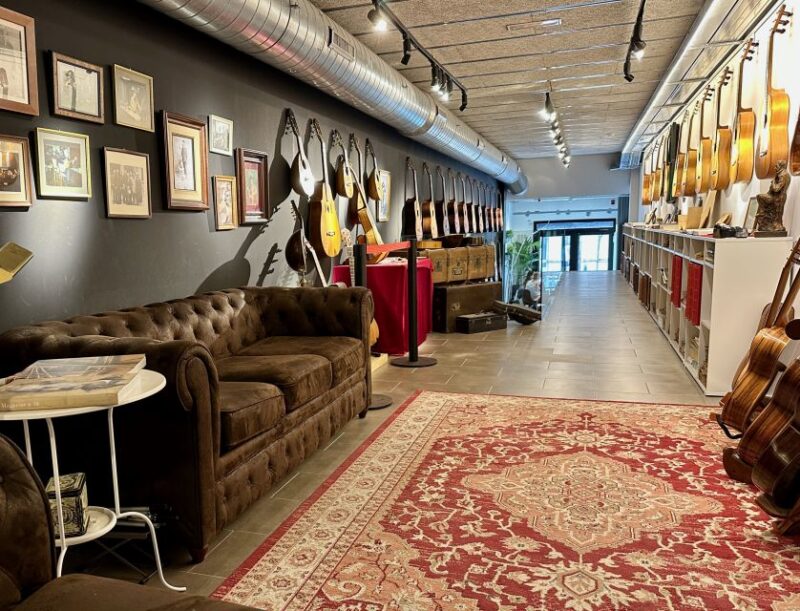 Barcelona: Flamenco Premium Show and Tour Guitar Museum - Logistics and Accessibility of the Experience