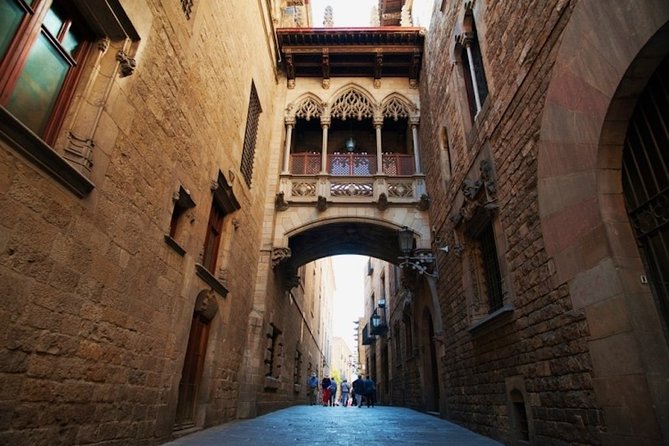 Barcelona Flamenco Show & Tapas | Semi Private Experience - Tapas Tasting: Sharing Barcelona’s Flavors