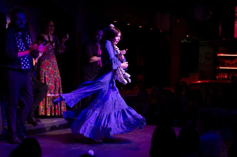 Barcelona: Flamenco Show with Drink at La Rambla - Key Points