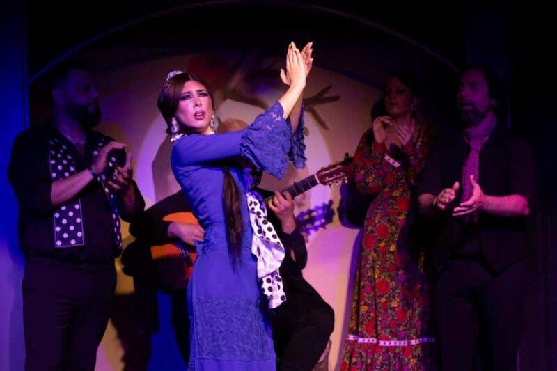 Barcelona: Flamenco Show with Drink at La Rambla - The Experience of Watching Flamenco at El Duende