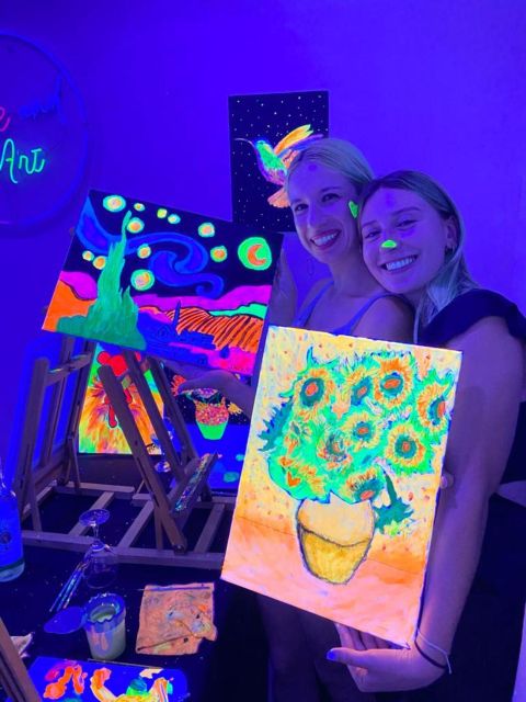 Barcelona: Fluorescent Paint and Wine Workshop - Creating Your Fluorescent Masterpiece