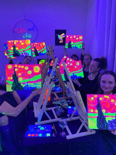 Barcelona: Fluorescent Paint and Wine Workshop - Accessibility and Family-Friendliness