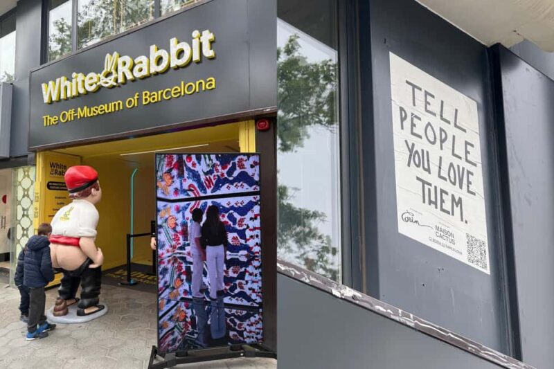 Barcelona: Gaudí City Tour with The Off Museum Entry - Key Points