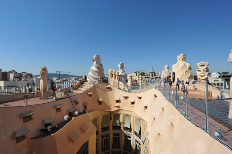 Barcelona: Gaudí Houses & Sagrada Familia Tour - Exploring Gaudí’s Treasured Works with the Tour