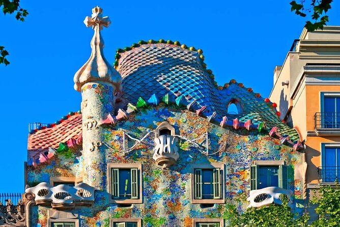 Barcelona Gaudi Houses Tour: Casa Vicens, Pedrera & Casa Batlló - Pacing and Physical Considerations