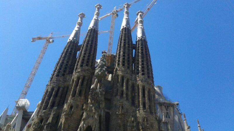 Barcelona: German City Tour from Gaudí's Perspective - Discover Gaudís Barcelona with a Focused German-Language City Tour